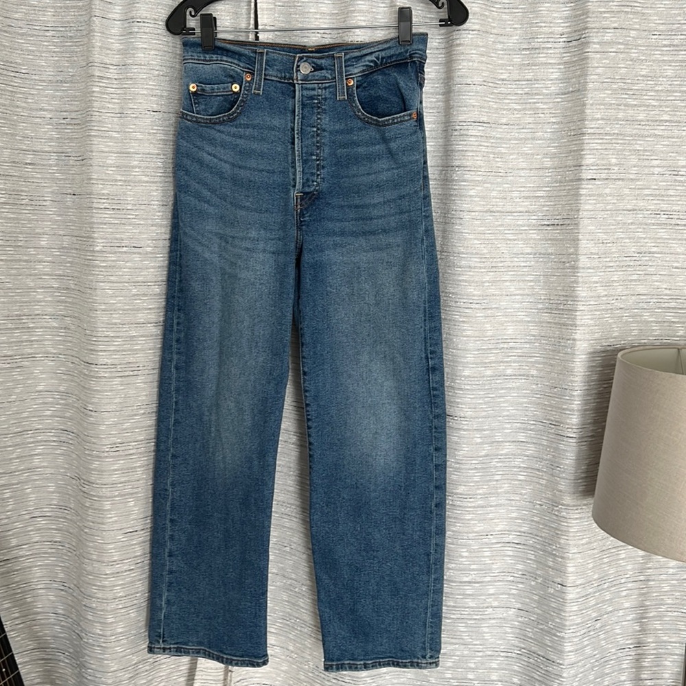 Levi’s Ribcage Straight Jean